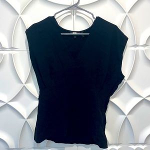 Theory Kimono Pleat Top Size Medium.   HH